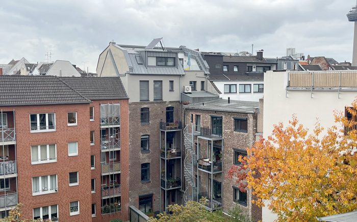 wertstabiles Mehrfamilienhaus in Köln mit zusätzlichem Entwicklungspotenzial kaufen