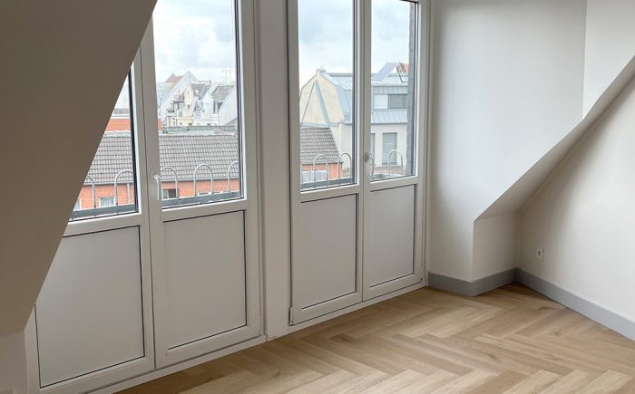 Immobilienmakler bietet Wohn- und Geschäftshaus in Köln zum Kauf an
