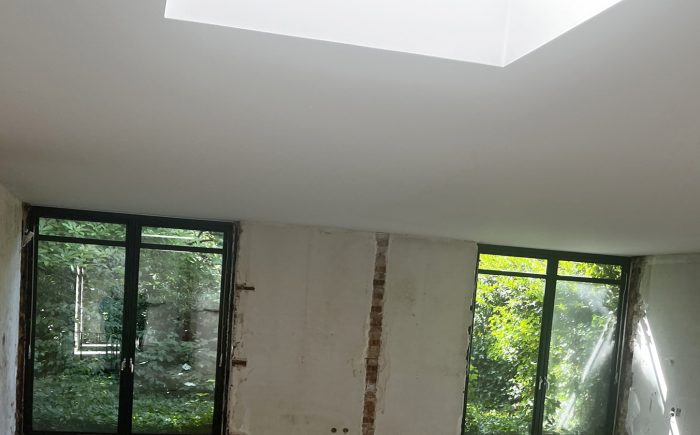Bodentiefe Fenster und Oberlichter in Architektur Ikone
