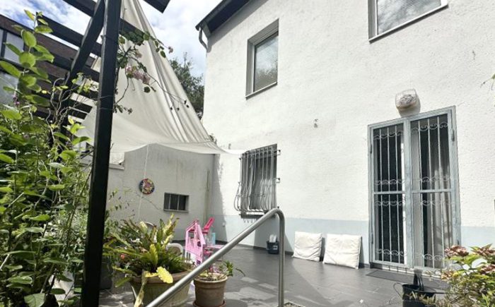 Mehrfamilienhaus in Köln-Marienburg – Wohninvestment